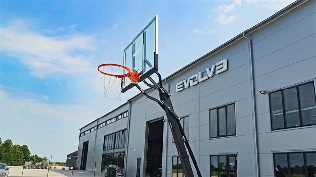 Mobilus krepšinio stovas prie Evolve biuro – 7